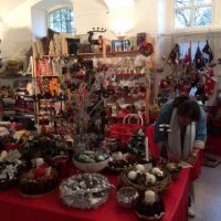 Der legendäre Adventsmarkt Der legendäre Adventsmarkt