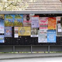 Plakatwand im Bushaus oder Litfaßsäule? Plakatwand im Bushaus oder Litfaßsäule?