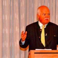 Hereingeflüsterte Neuigkeit: Gauweiler will Snowden als Zeuge vorladen