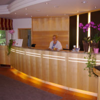 Mitarbeiter*in am Empfang gesucht