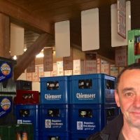 Nicht nur die Breitbandversorgung in Berg ist gesichert, sondern auch die Getränkeversorgung Nicht nur die Breitbandversorgung in Berg ist gesichert, sondern auch die Getränkeversorgung