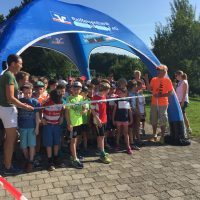 Kinder der OMG-Schule in Aufkirchen laufen für Flüchtlingskinder in Not