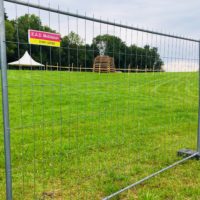 Ver-Trump-ung von Berg: Zäune allenthalben Ver-Trump-ung von Berg: Zäune allenthalben