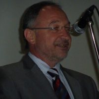 Landrat Karl Roth (CSU) spricht und ...