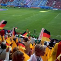 Noch zwei stunden die spieler schauen schon mal rein Noch zwei stunden die spieler schauen schon mal rein